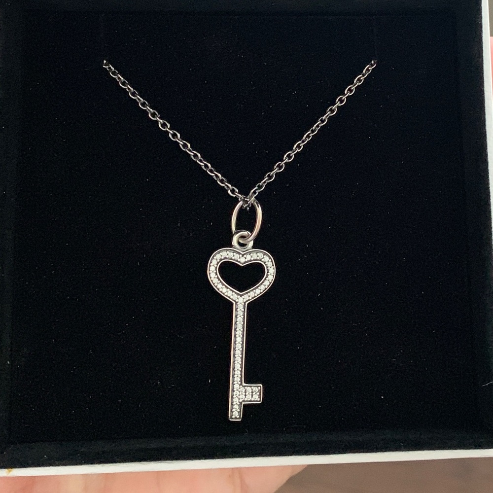 Pandora Key to My Heart Necklace - brand new!